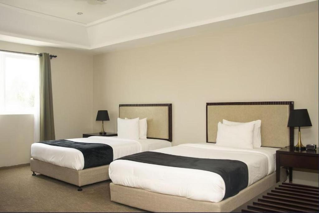 Royal Ambassador Hotel Harbel Экстерьер фото